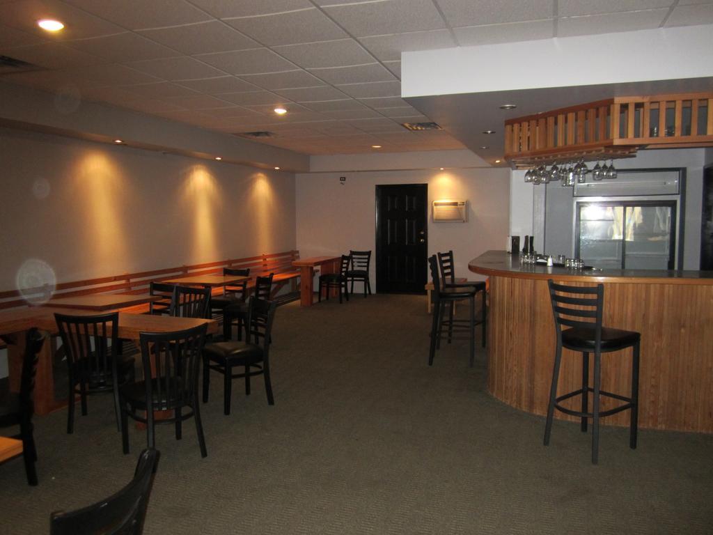 The Mighty Fraser Motel Boston Bar Екстер'єр фото